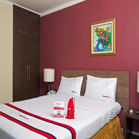 מלון ג'קרטה Reddoorz Premium @ Thamrin Kebon Sirih מראה חיצוני תמונה