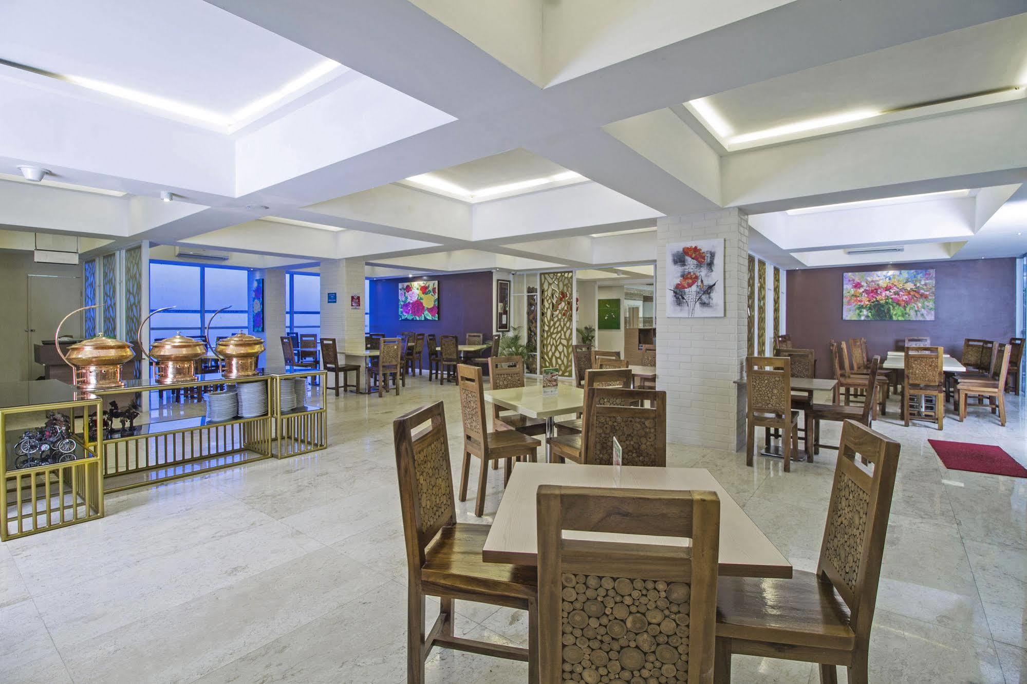 מלון ג'קרטה Reddoorz Premium @ Thamrin Kebon Sirih מראה חיצוני תמונה